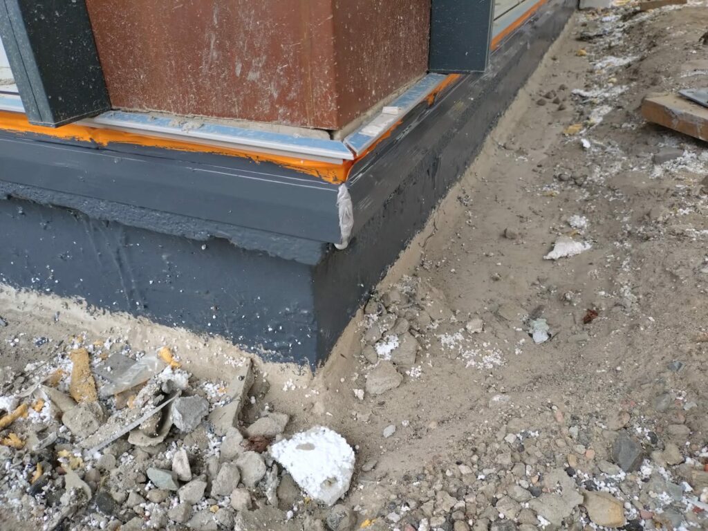 sockelabdichtung-fensteranschluss-magro-bau.jpg